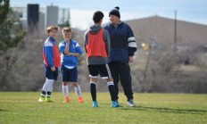 爱游戏亚洲官网-河床赛前战术培训，提升比赛执行力