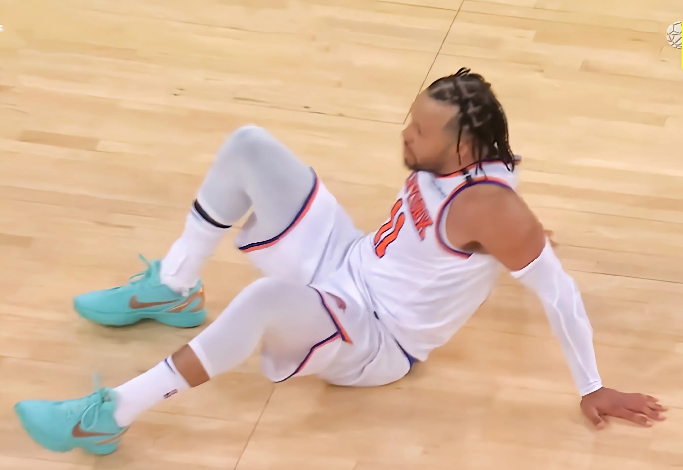 尼斯队在比赛中压倒性优势，轻取对手