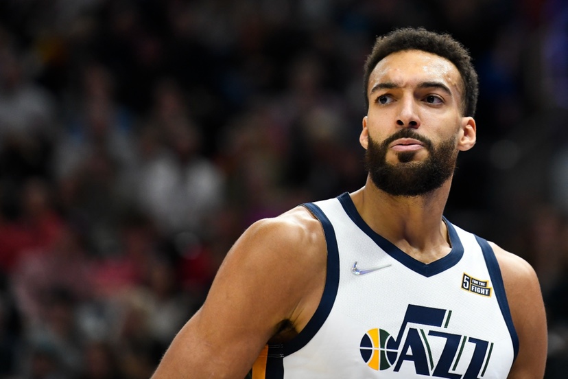 关于小牛客场逆转爵士,取得一场关键胜利的信息 关于小牛客场逆转爵士,取得一场关键胜利的信息