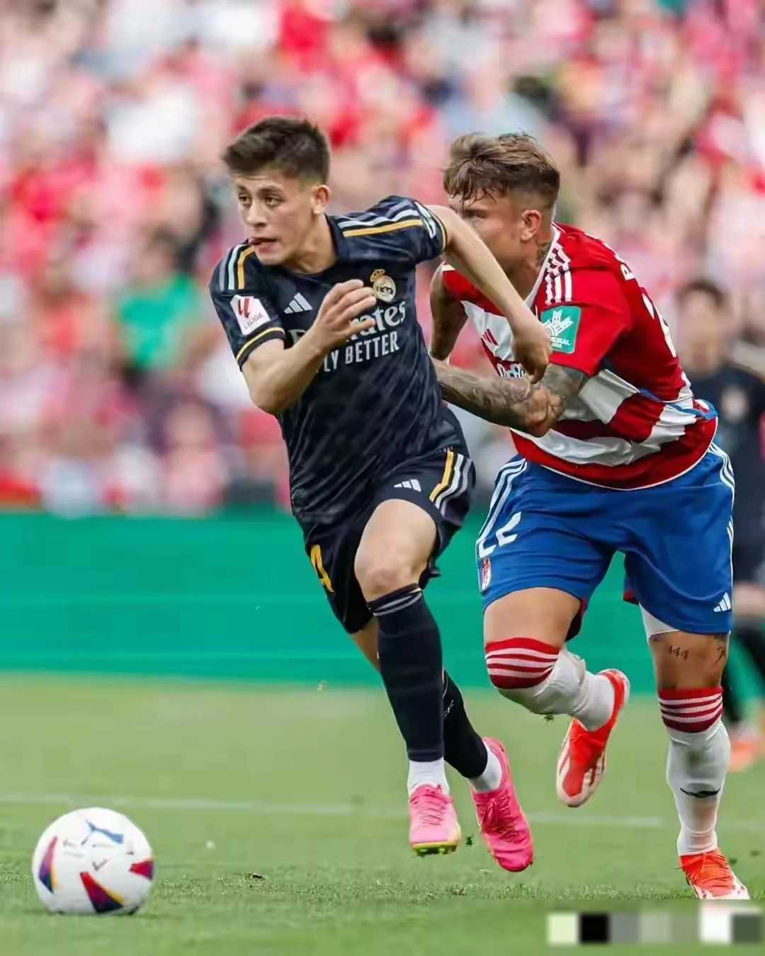 包含格拉纳达客场大胜，积分排名有所提升的词条