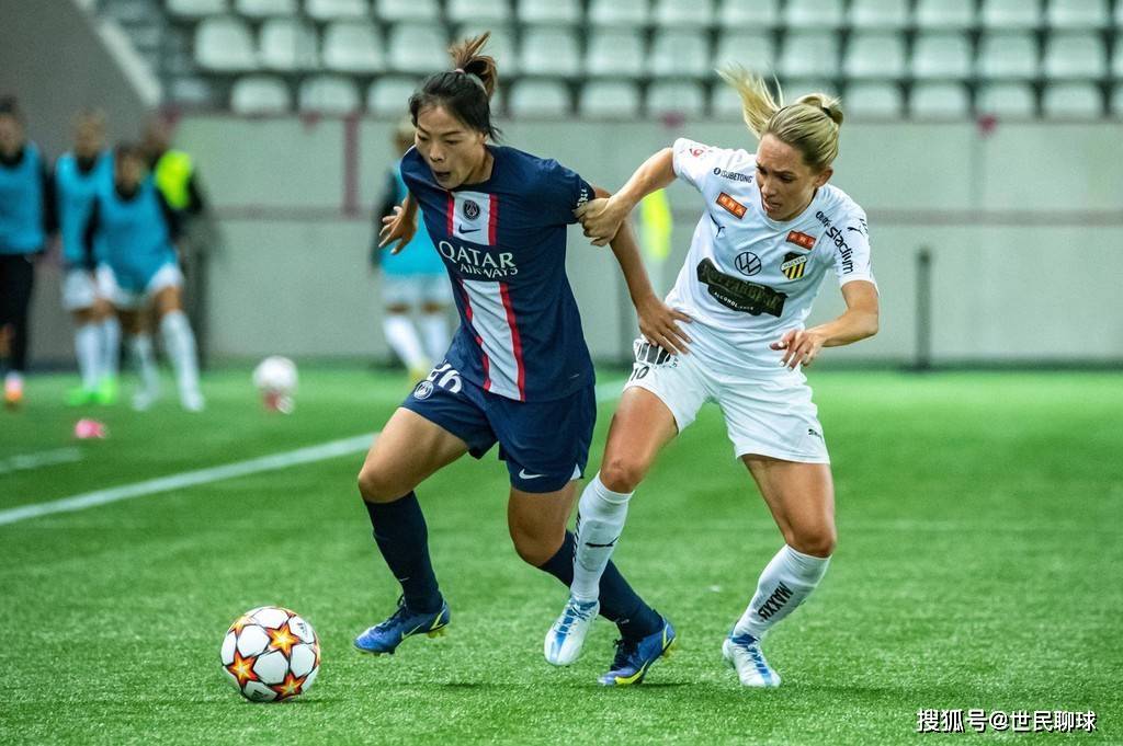 包含国际足球比赛中，女选手展现出众实力的词条