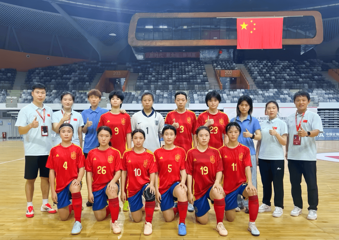 足球明星在亚洲比赛中带领球队斩获胜利 足球明星在亚洲比赛中带领球队斩获胜利