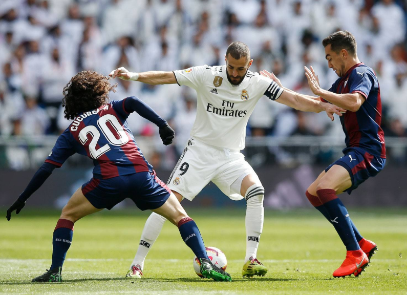 埃瓦尔抢分成功,赢得重要胜利 埃瓦尔抢分成功,赢得重要胜利