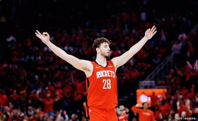 火箭主场大胜爵士,登西部第一 火箭主场大胜爵士,登西部第一