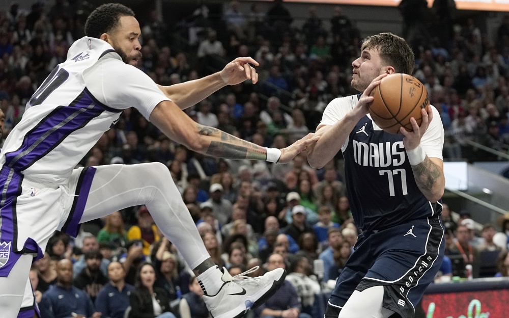 独行侠客场击败国王，全队表现出色连胜两场的简单介绍