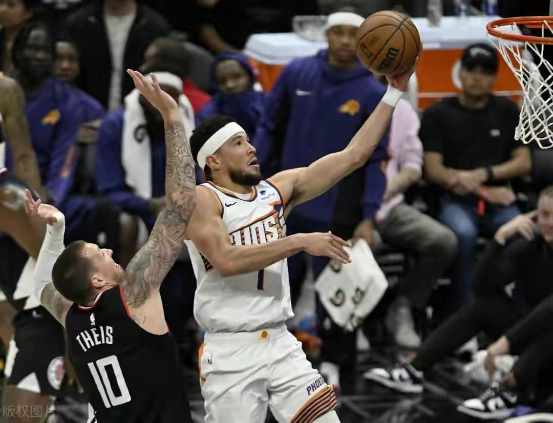 爵士靠米切尔关键三分险胜灰熊的简单介绍