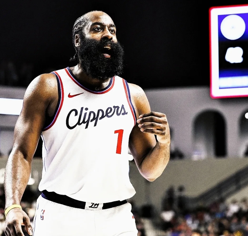 快船惨败开拓者，吞下四连败