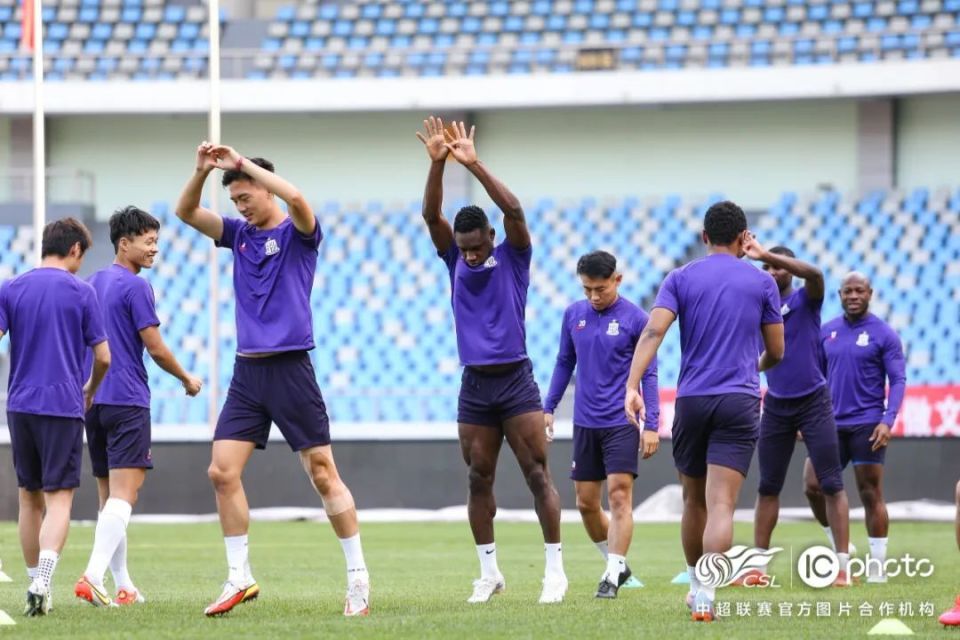 关于河北队客场克服压力，取得重要胜利的信息