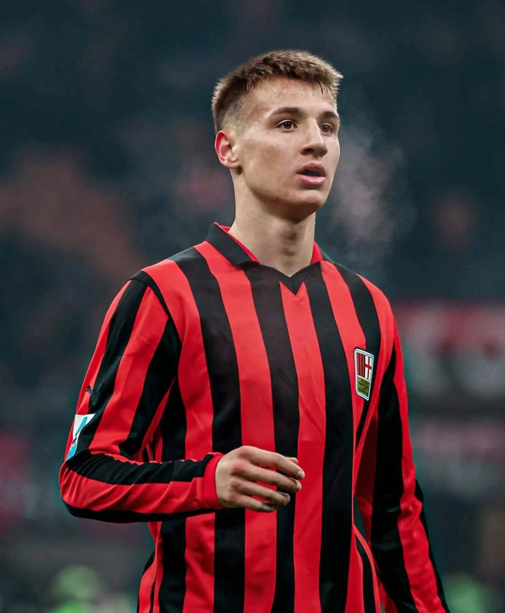 AC米兰锋线犀利,展现出色攻击火力 AC米兰锋线犀利,展现出色攻击火力