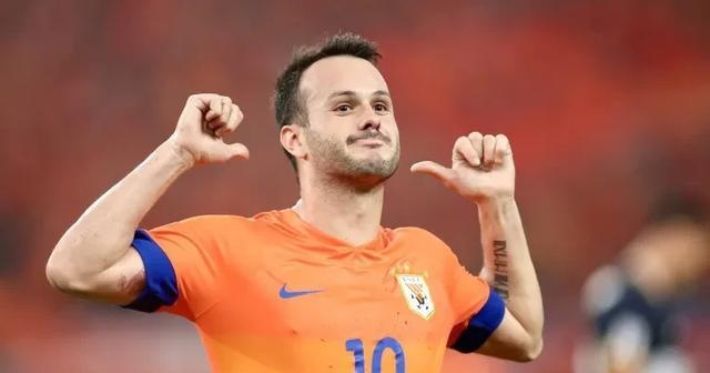 关于外援表现出色,球队士气高涨的信息 关于外援表现出色,球队士气高涨的信息