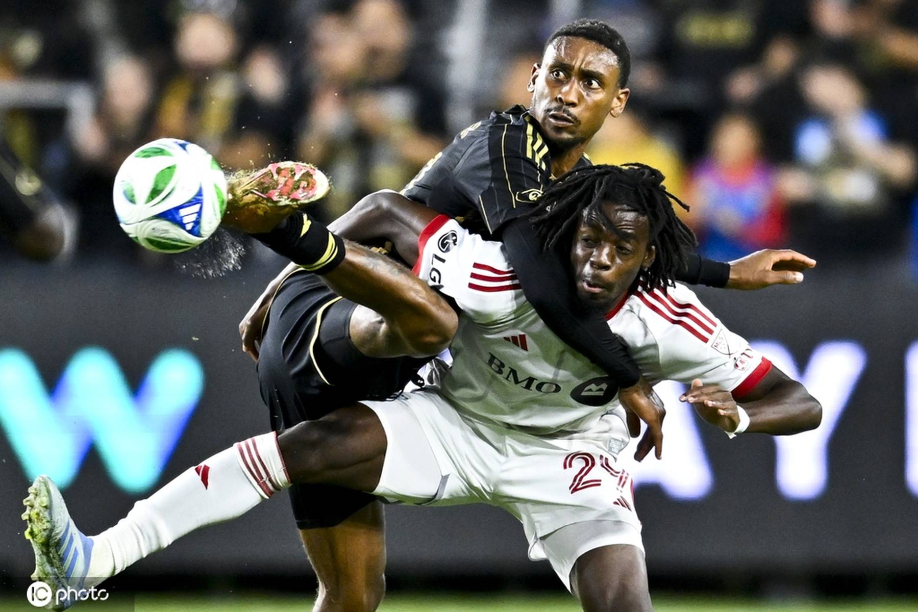 美国大联盟：洛杉矶FC豪取连胜，夺冠在望的简单介绍